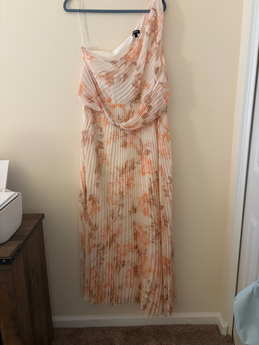 Elegant One-Shoulder Floral Maxi Dress in Peach and Cream